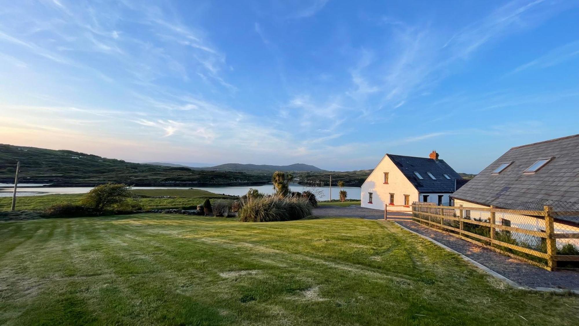 فيلا Seafront House With Own Private Pier In Gunpoint, Schull, West Cork Seafort المظهر الخارجي الصورة